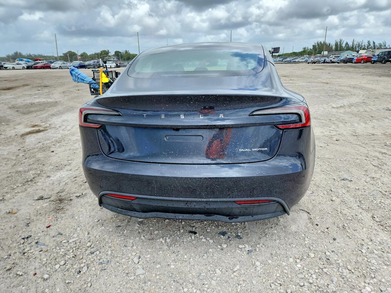 2025 Tesla Model 3 - zdjęcie 6