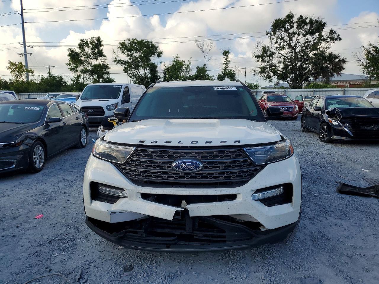 2023 Ford Explorer Xlt - zdjęcie 5
