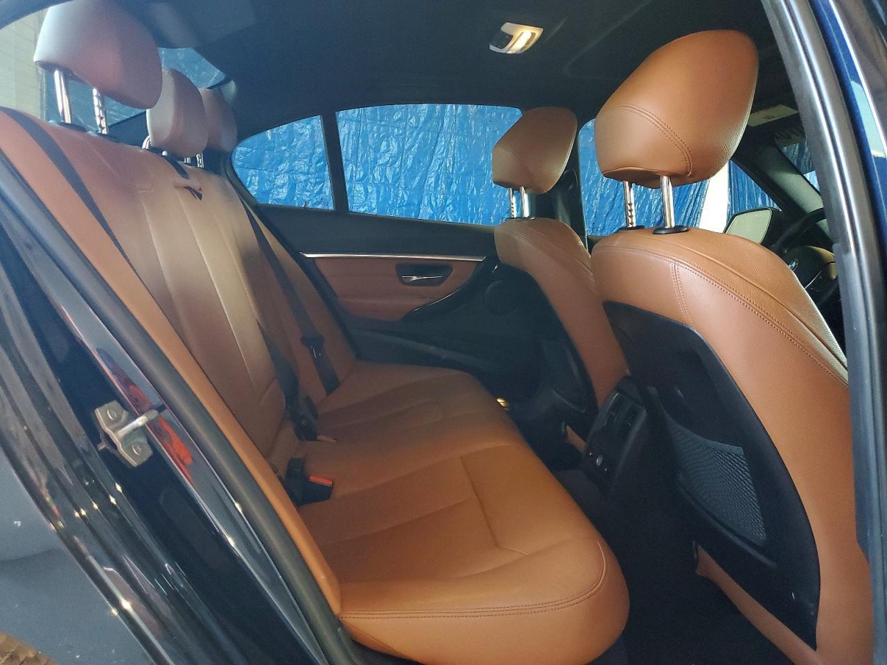 2017 BMW 330 Xi - zdjęcie 10
