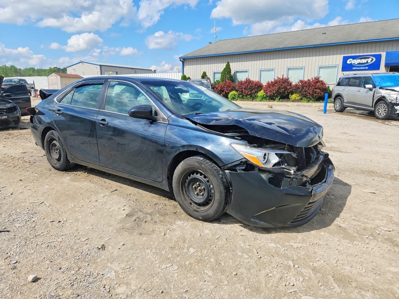 2017 Toyota Camry Le - zdjęcie 4