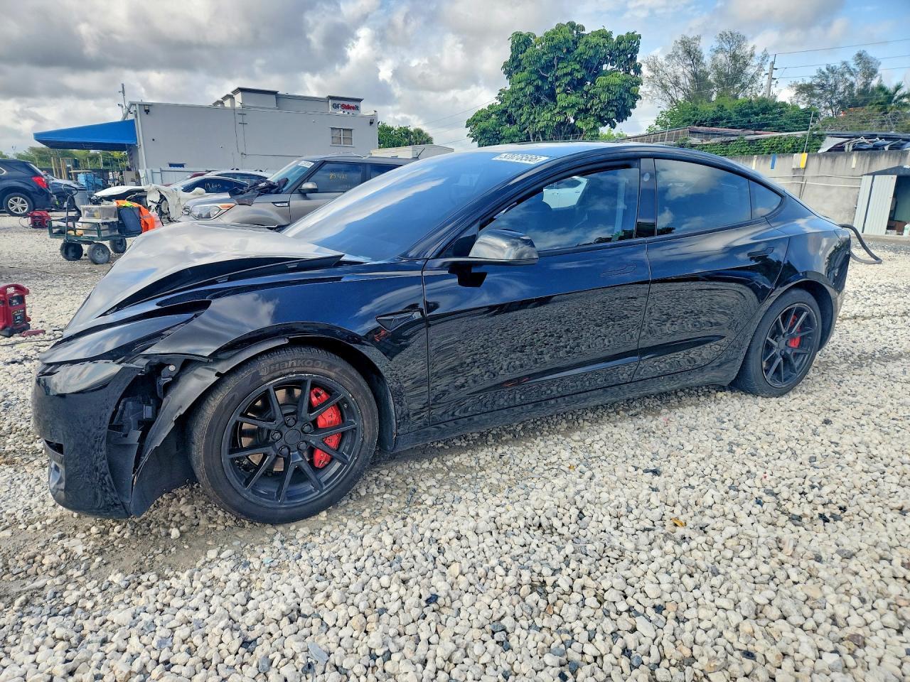 2022 Tesla Model 3 - zdjęcie główne
