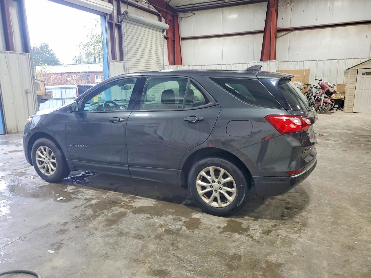2018 Chevrolet Equinox Ls - zdjęcie 2