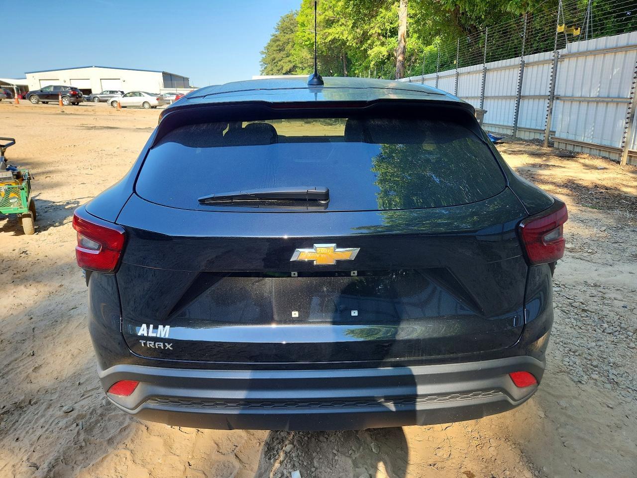 2025 Chevrolet Trax Ls - zdjęcie 6
