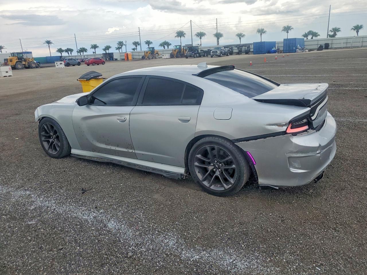 2020 Dodge Charger Scat Pack - zdjęcie 2