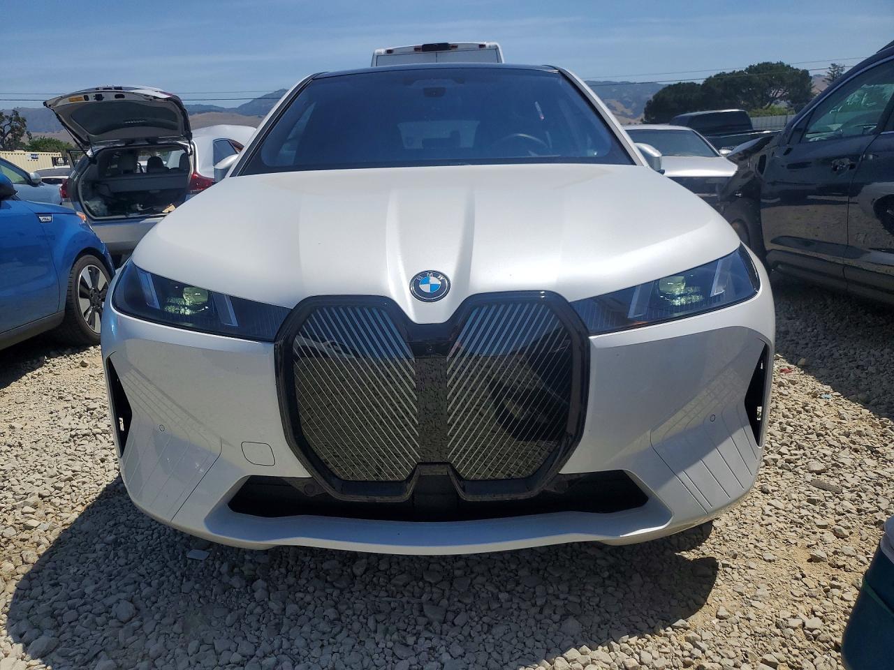 2026 BMW Ix xDrive45 - zdjęcie 5