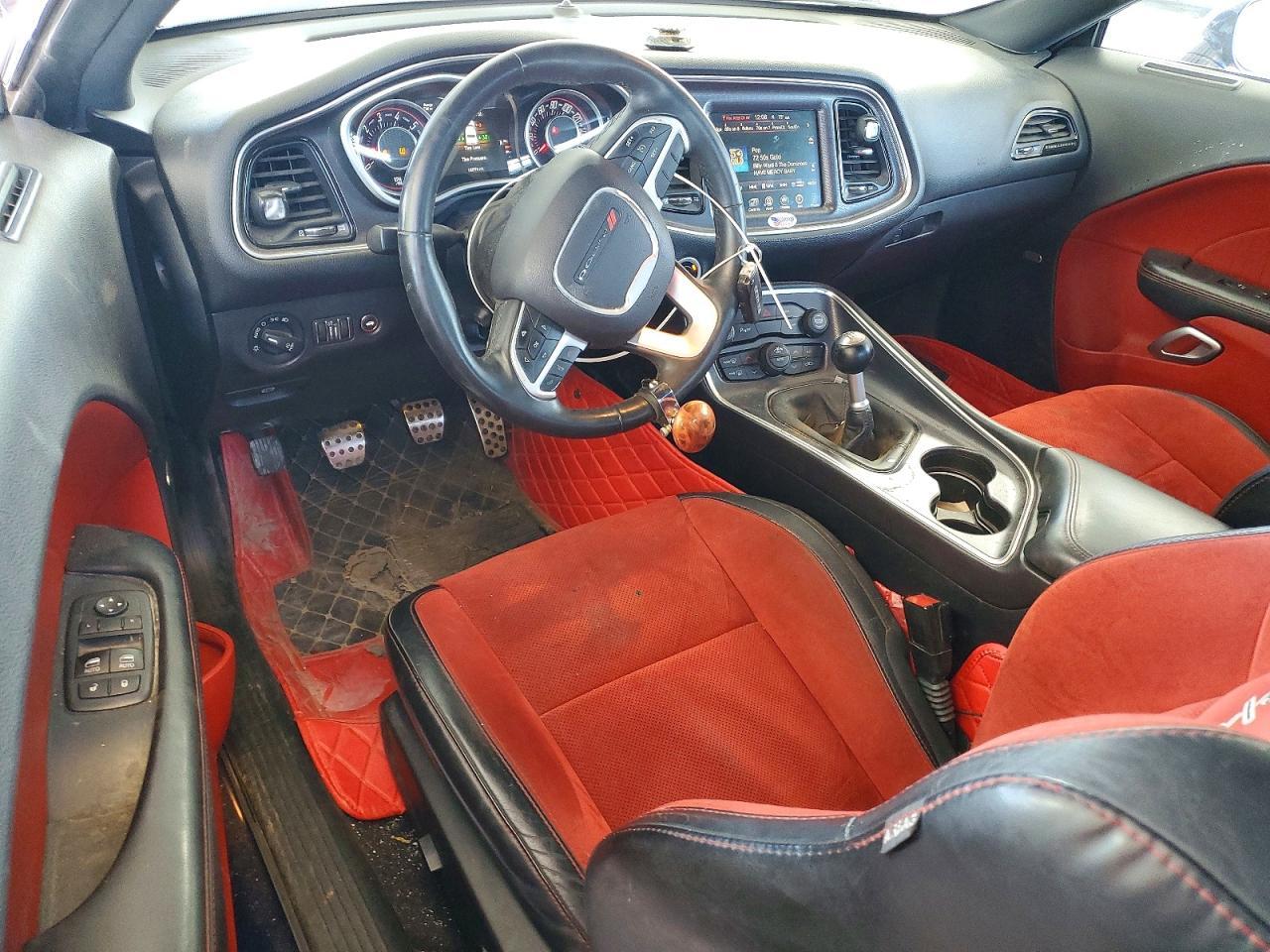 2016 Dodge Challenger R - zdjęcie 8