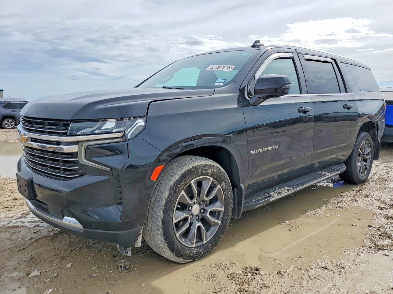 2022 Chevrolet Suburban C1500 Lt - zdjęcie główne