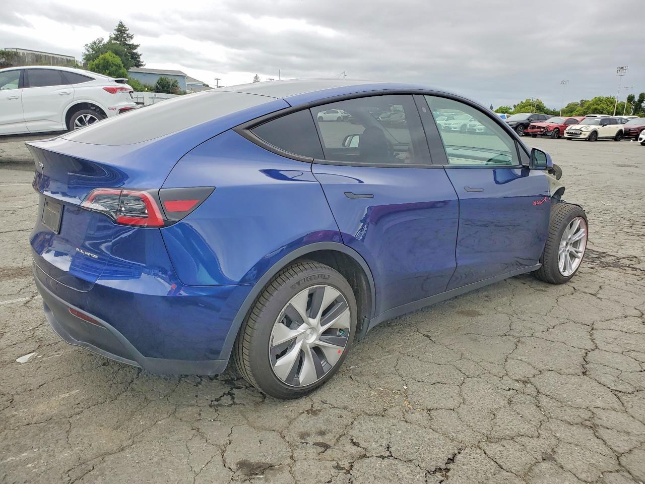 2023 Tesla Model Y - zdjęcie 3