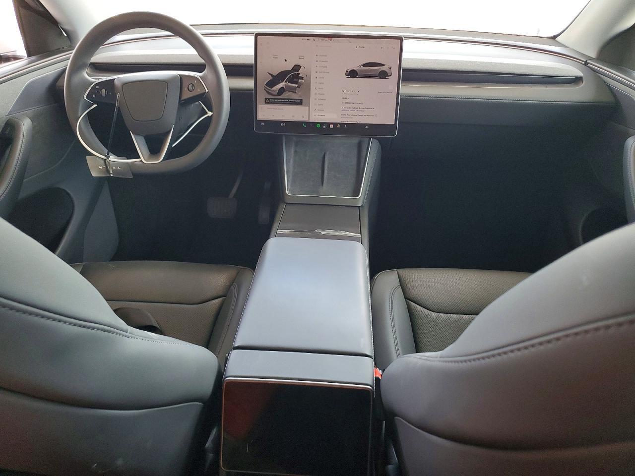2026 Tesla Model Y - zdjęcie 8