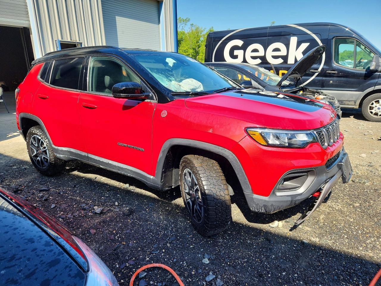 2025 Jeep Compass Trailhawk - zdjęcie 4