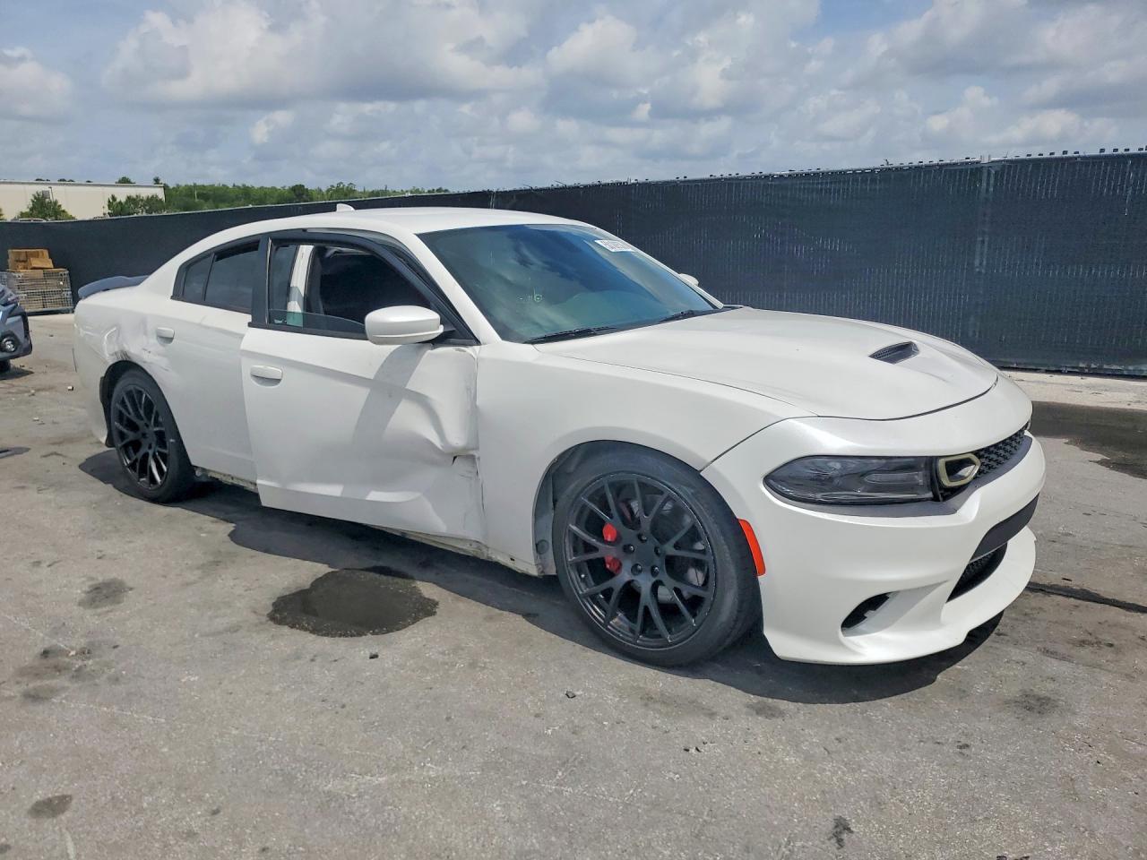 2016 Dodge Charger R - zdjęcie 4