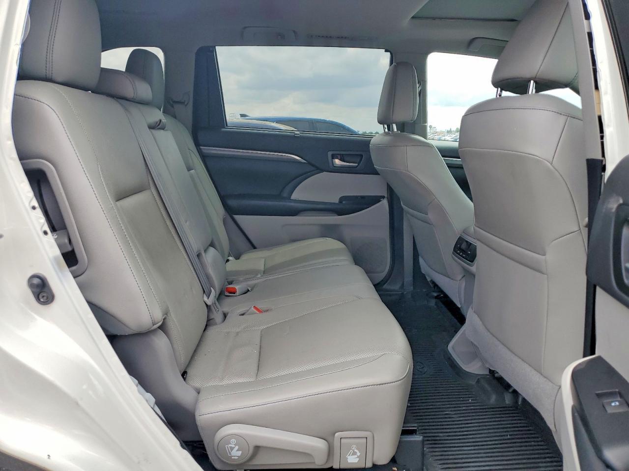 2018 Toyota Highlander Limited - zdjęcie 11
