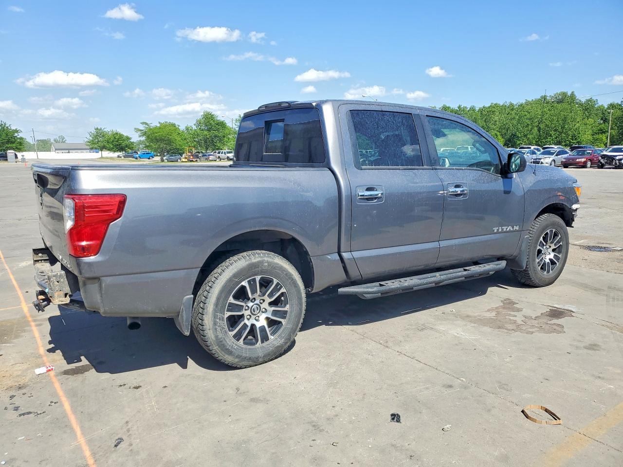 2021 Nissan Titan Sv - zdjęcie 3