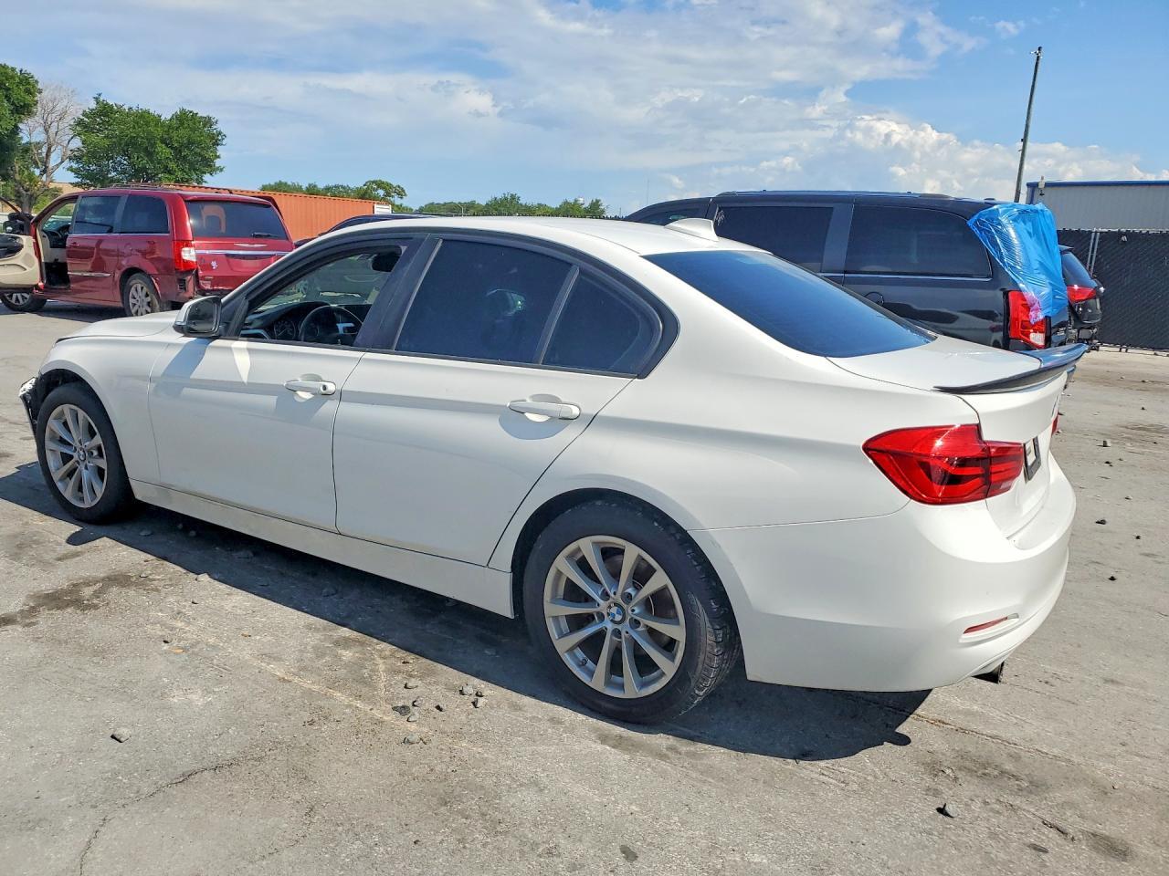 2018 BMW 320 I - zdjęcie 2