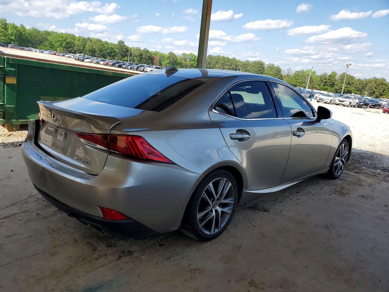 2018 Lexus Is 300 - zdjęcie 3