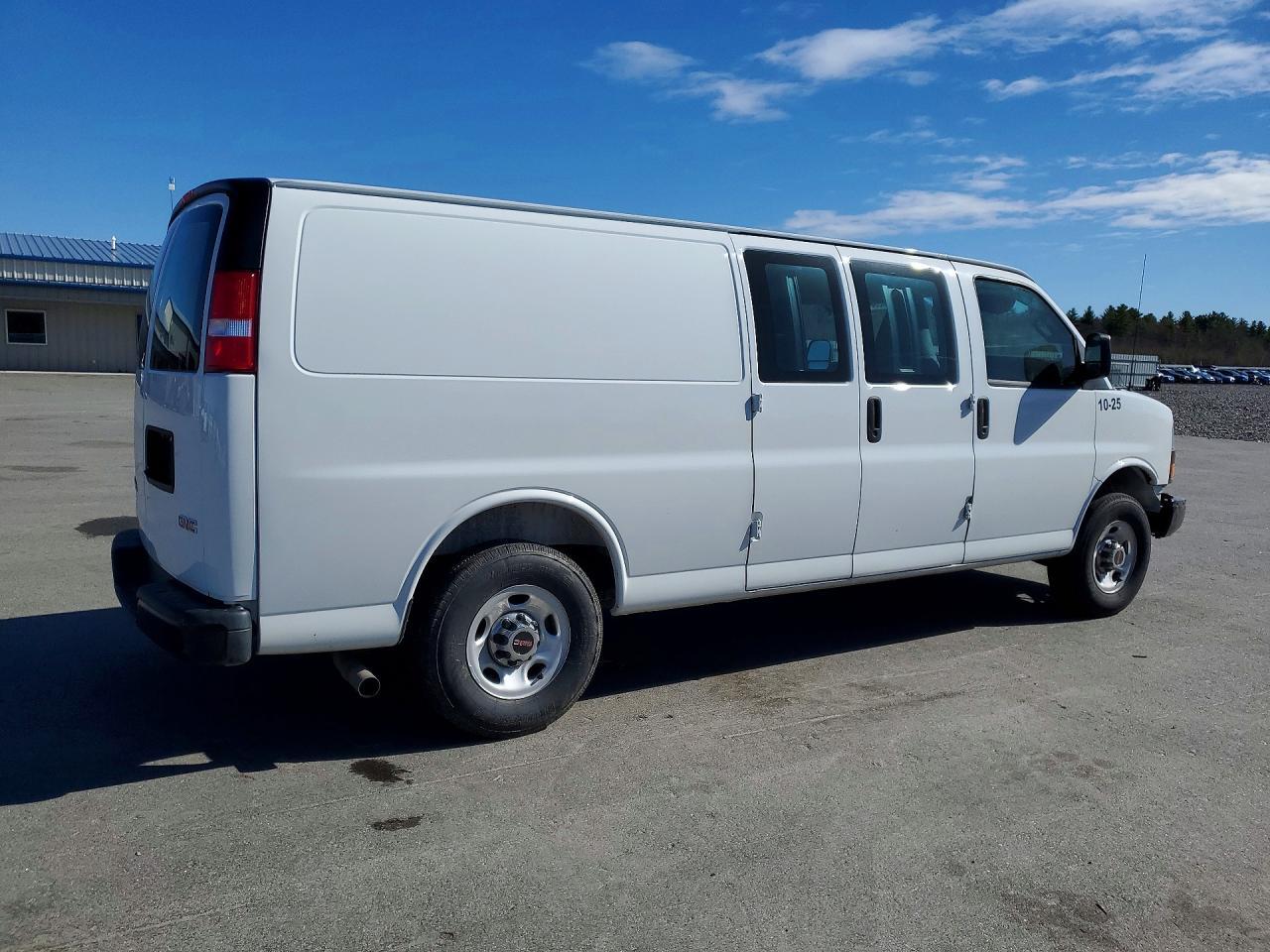 2025 GMC Savana G3500 - zdjęcie 3