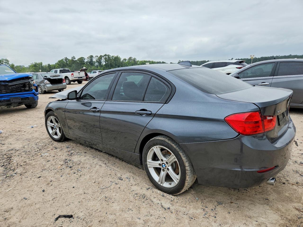 2015 BMW 320 I xDrive - zdjęcie 2