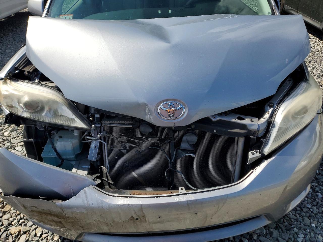 2014 Toyota Sienna Xle 7-Passenger - zdjęcie 12