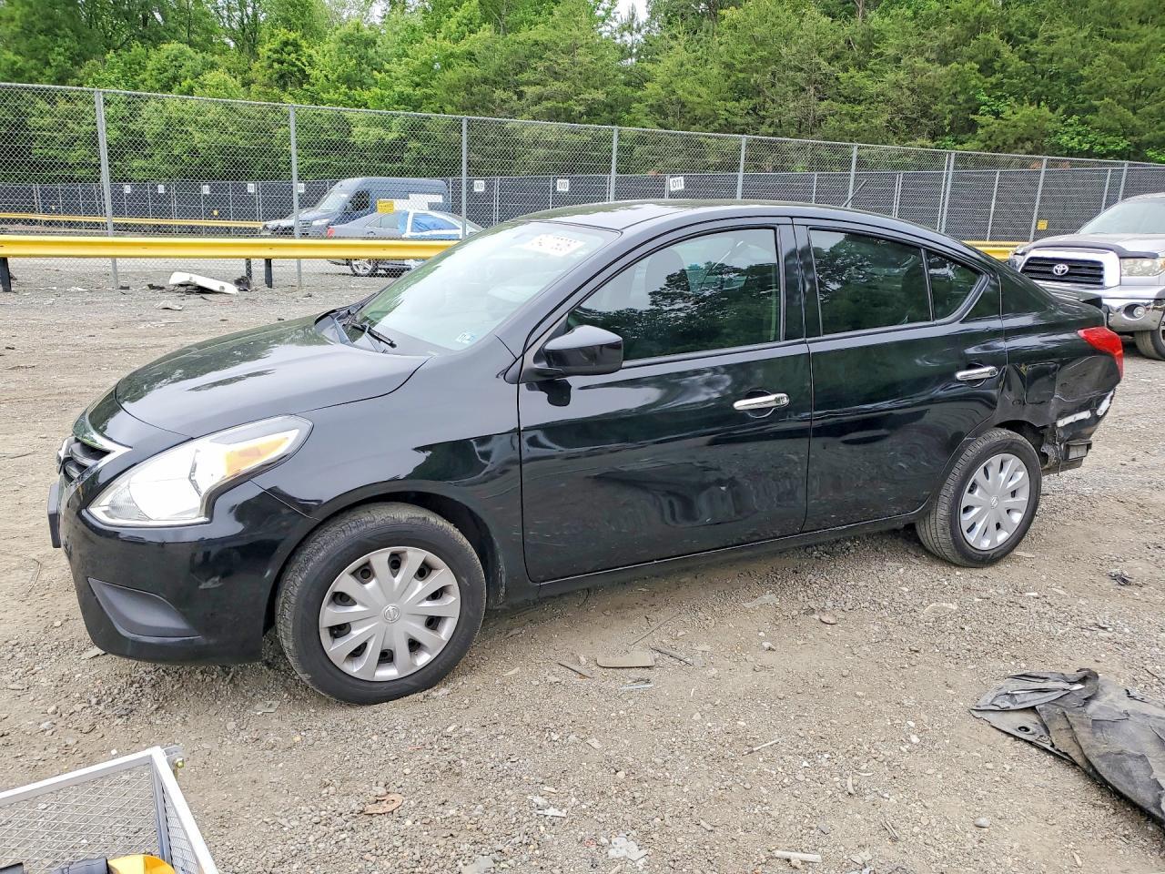 2019 Nissan Versa - zdjęcie główne