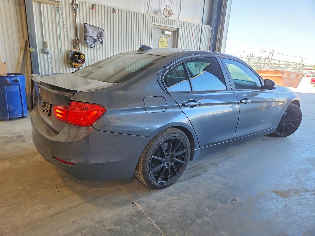 2014 BMW 320 I xDrive - zdjęcie 3