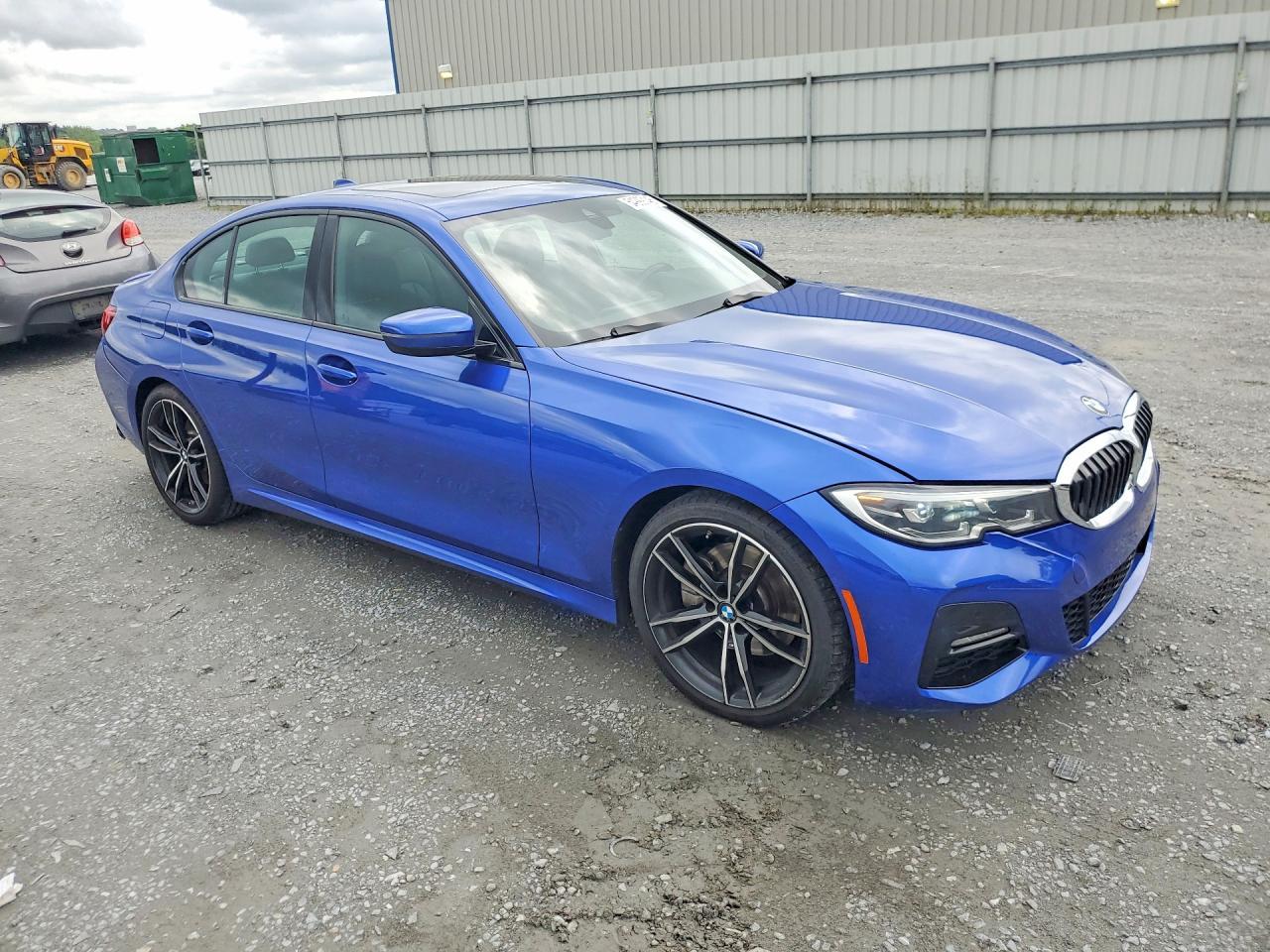 2022 BMW 330I - zdjęcie 4