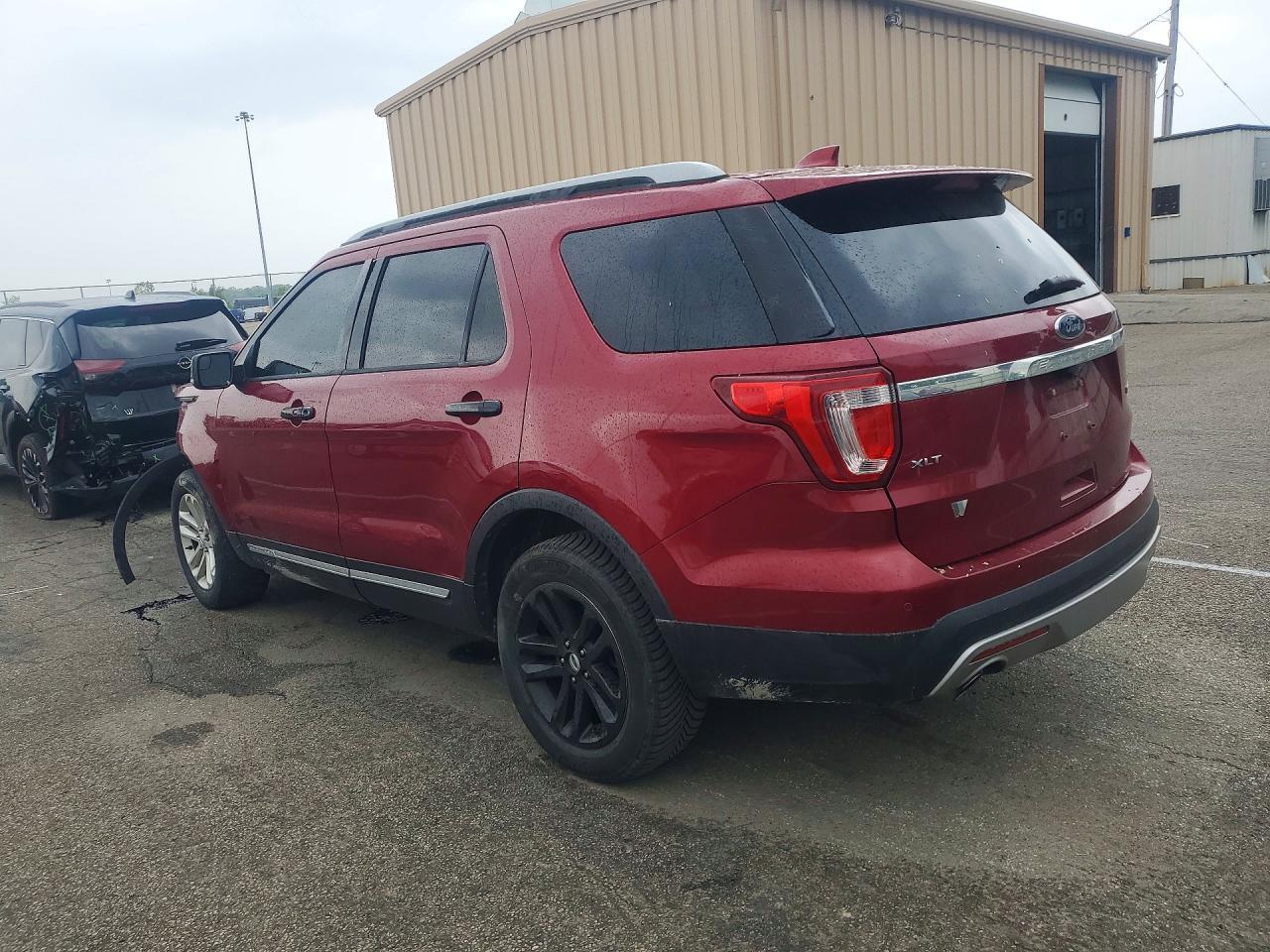 2017 Ford Explorer Xlt - zdjęcie 2