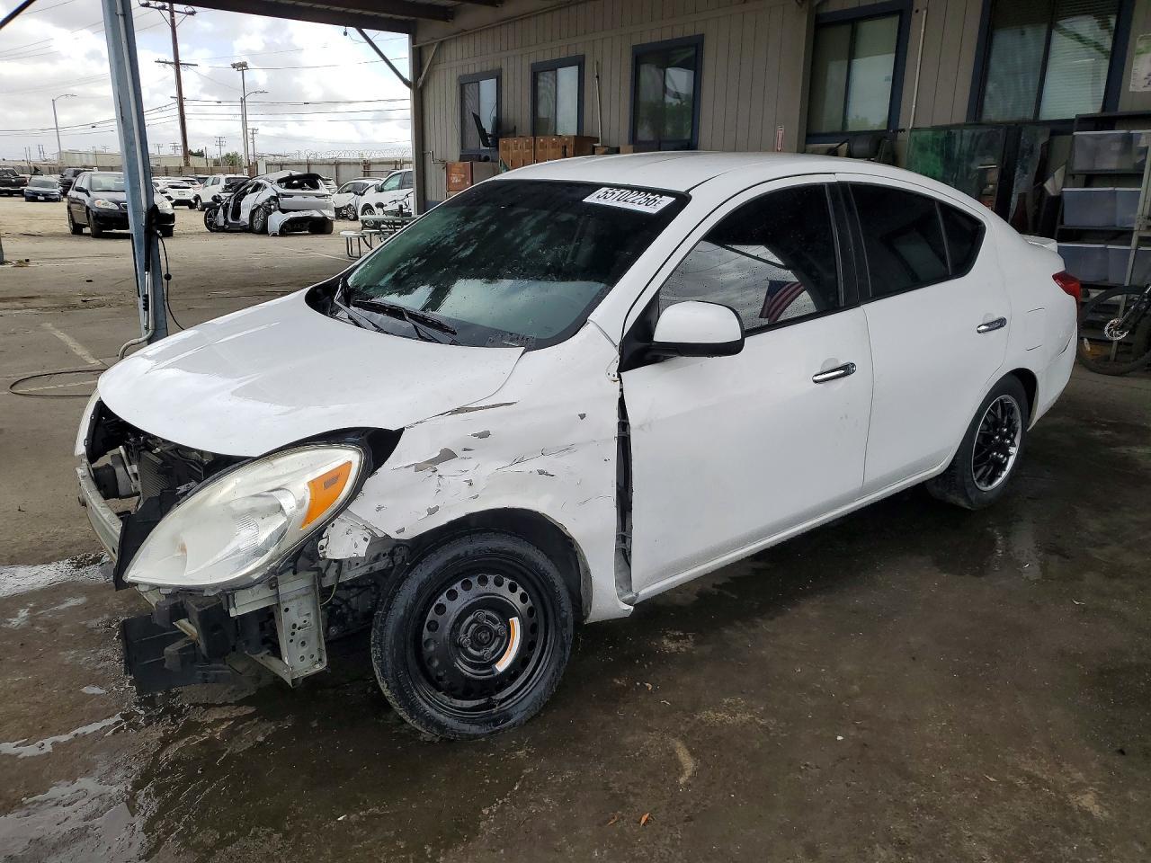 2014 Nissan Versa - zdjęcie główne