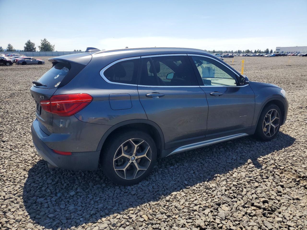 2016 BMW X1 xDrive28I - zdjęcie 3