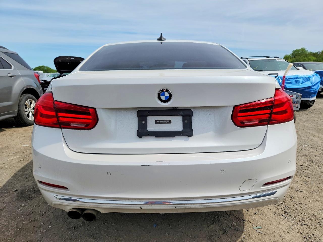2017 BMW 330 Xi - zdjęcie 6