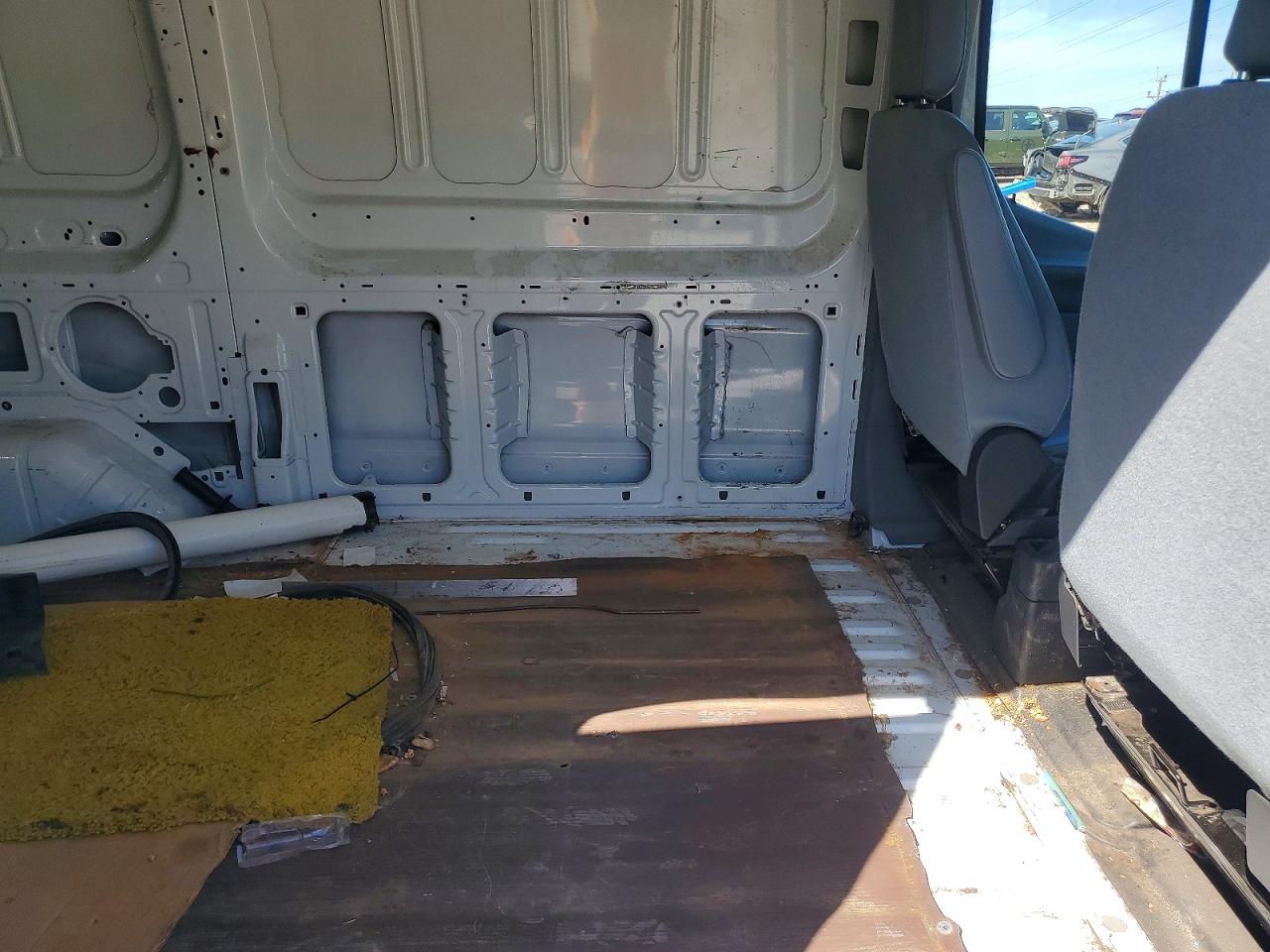 2018 Ford Transit T-250 - zdjęcie 11