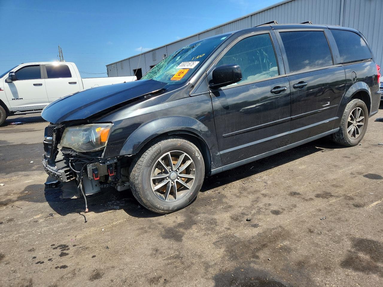 2016 Dodge Grand Caravan R - zdjęcie główne