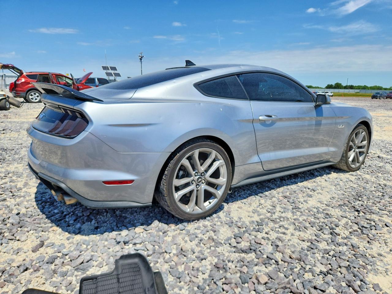 2021 Ford Mustang Gt - zdjęcie 3