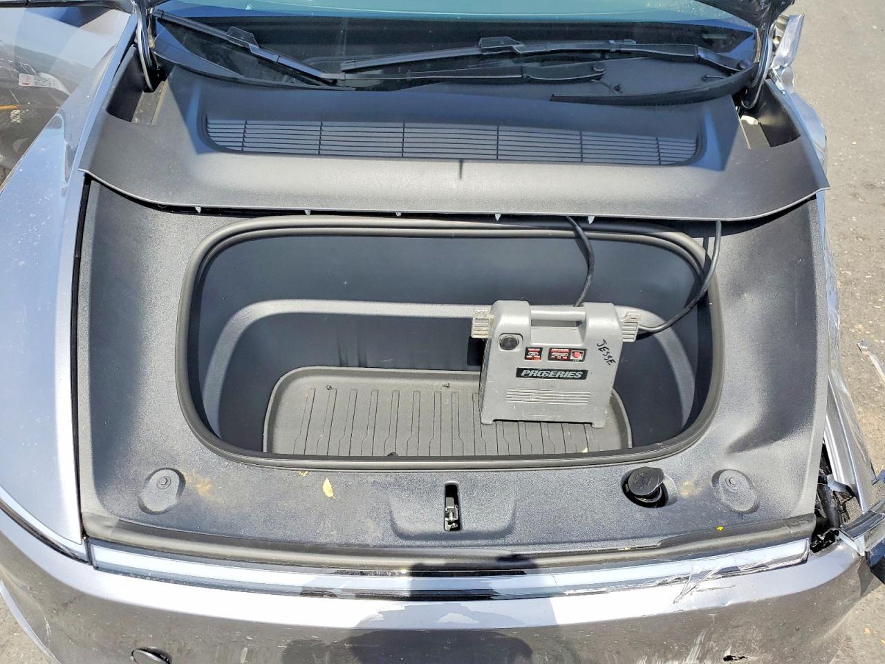 2026 Tesla Model Y - zdjęcie 12