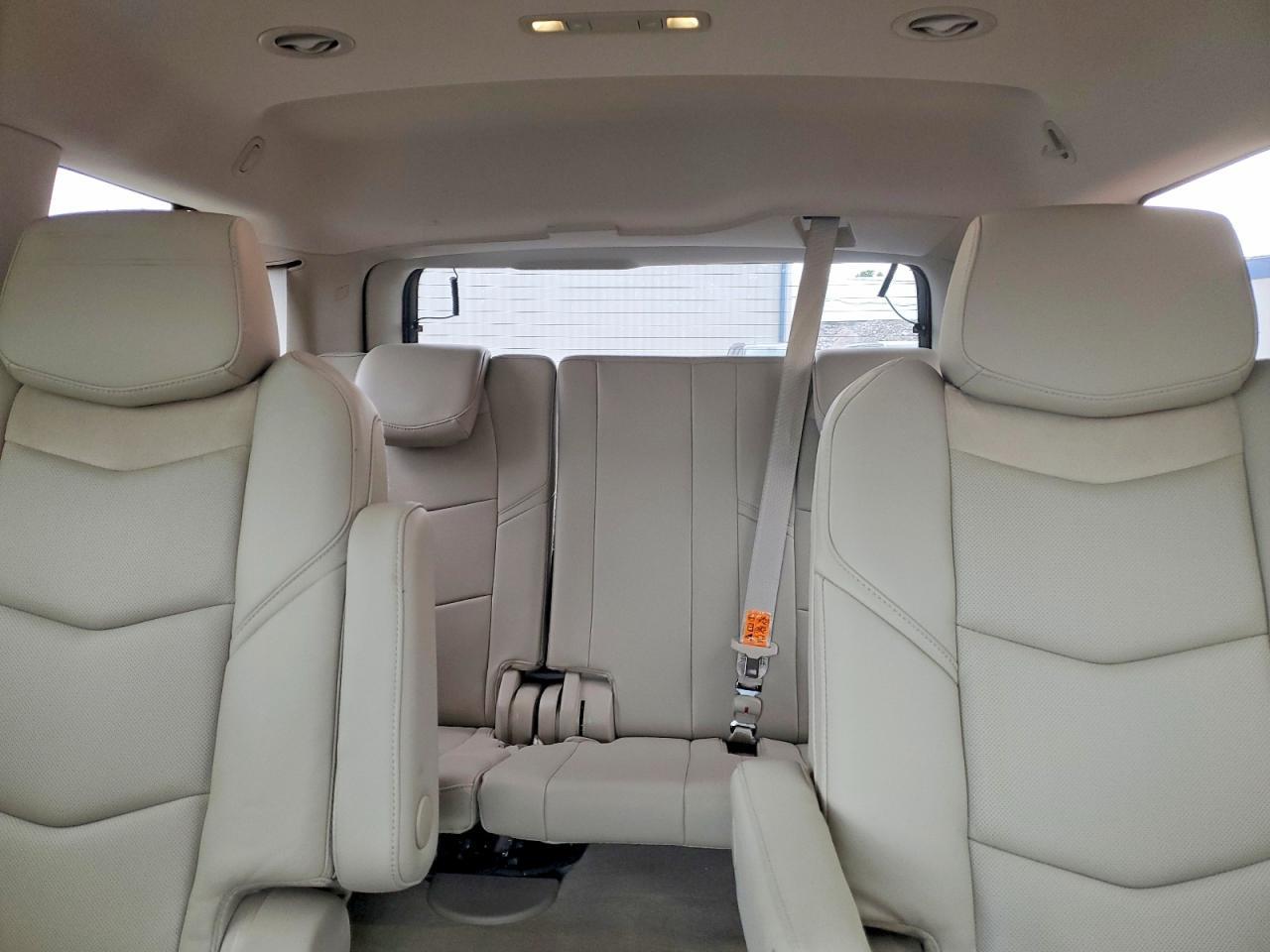 2018 Cadillac Escalade Premium Luxury - zdjęcie 10