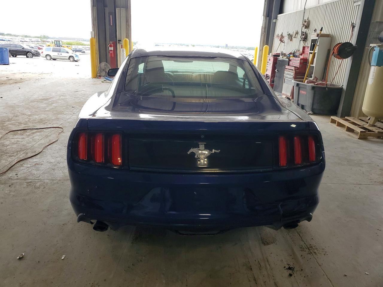 2015 Ford Mustang - zdjęcie 6