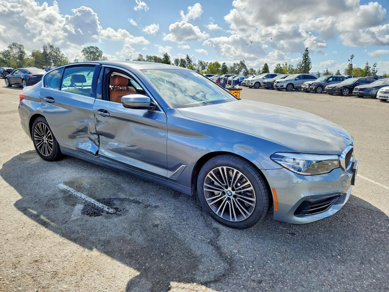 2020 BMW 530E - zdjęcie 4