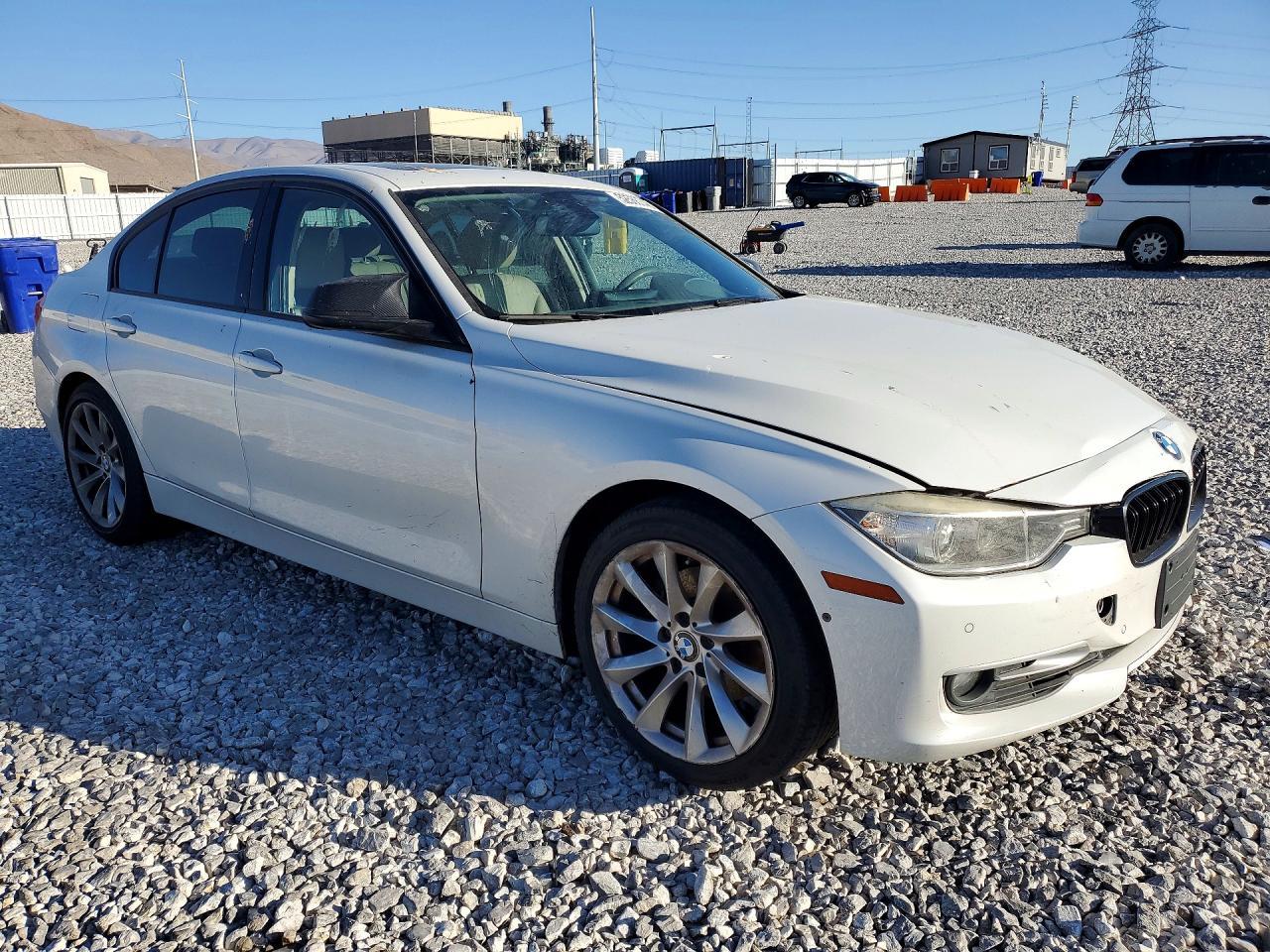 2013 BMW 328 I - zdjęcie 4