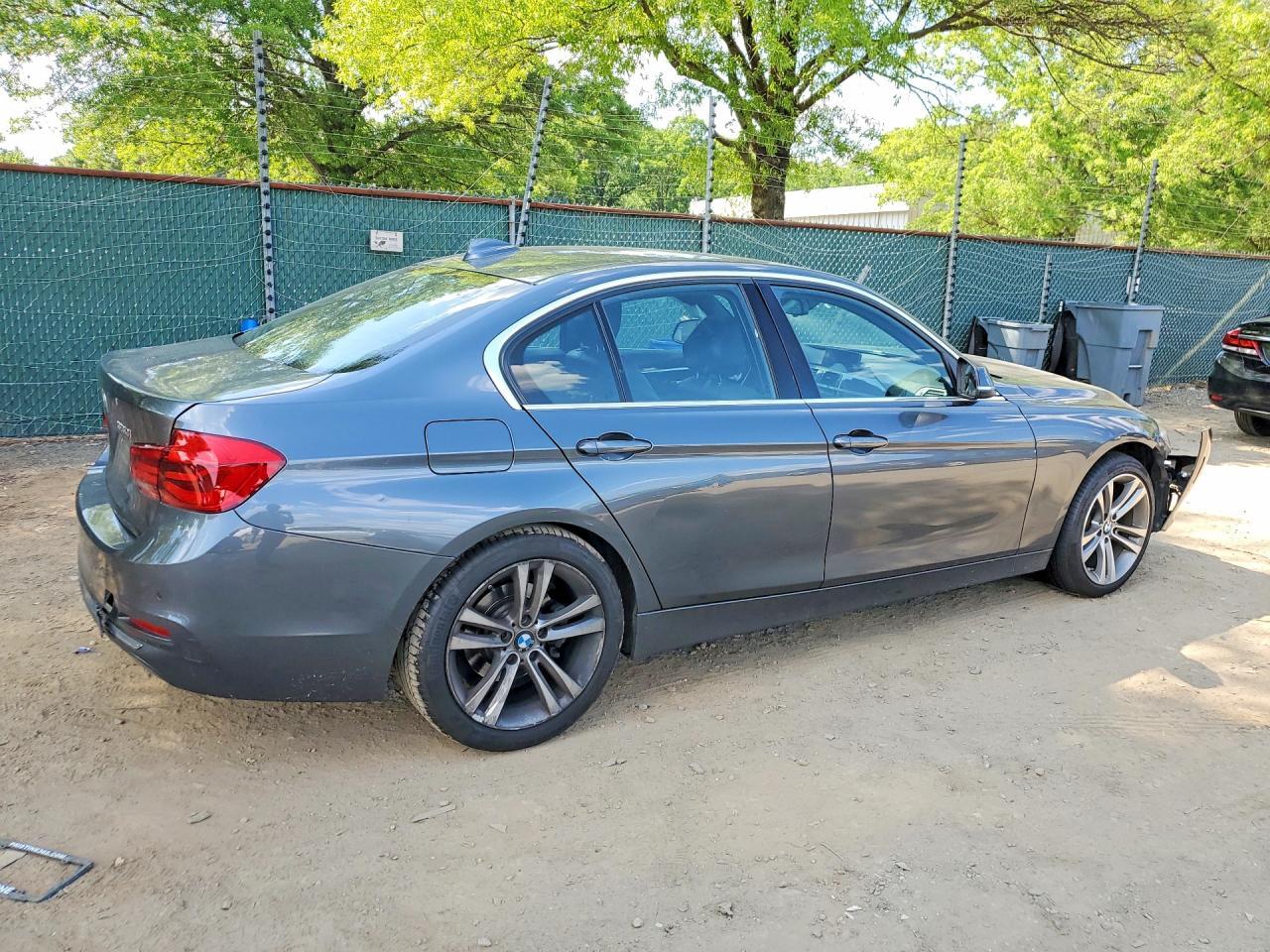2017 BMW 330 I - zdjęcie 3