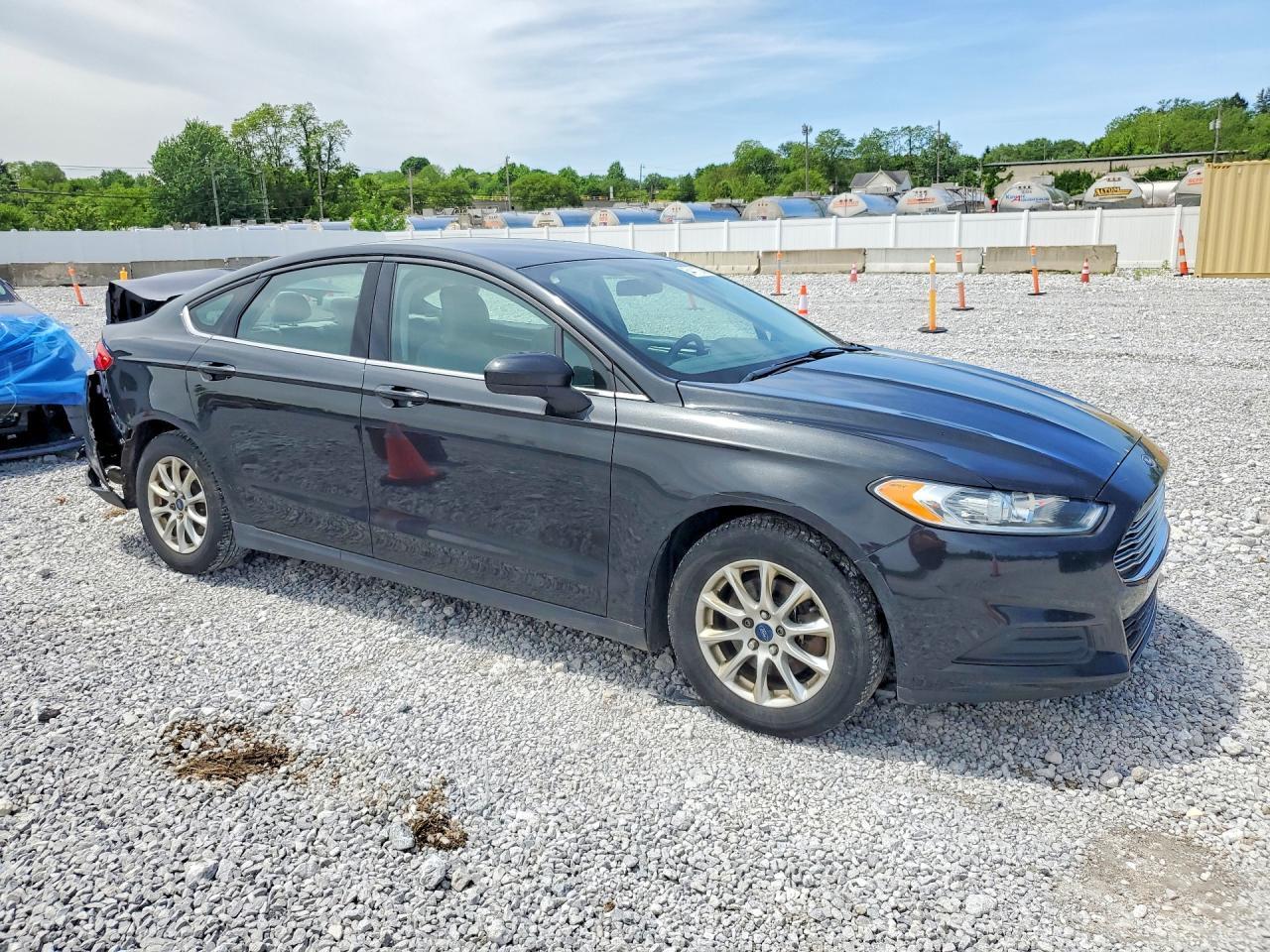 2015 Ford Fusion S - zdjęcie 4