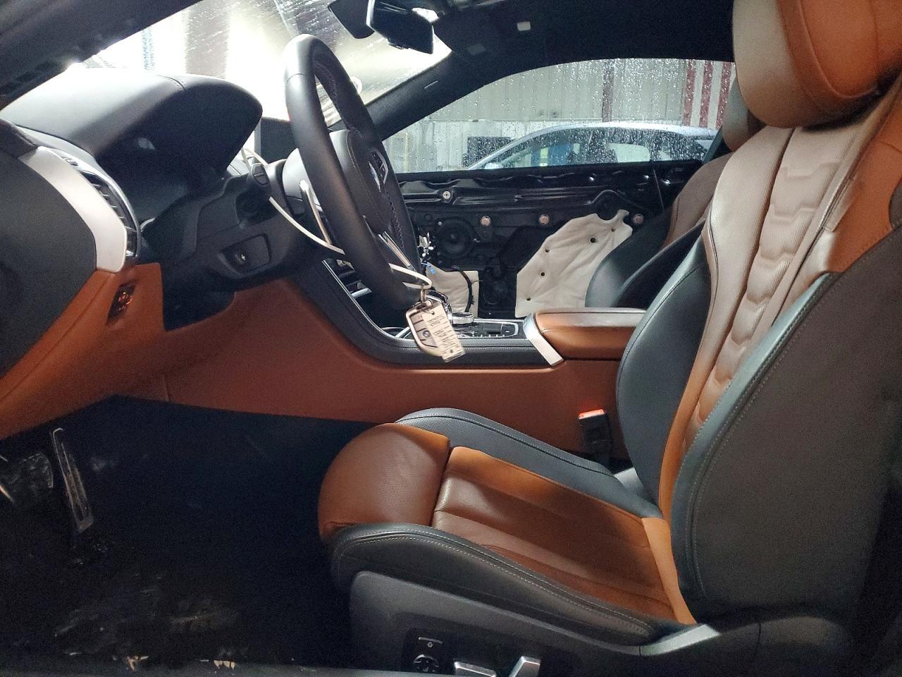 2025 BMW M850Xi - zdjęcie 7
