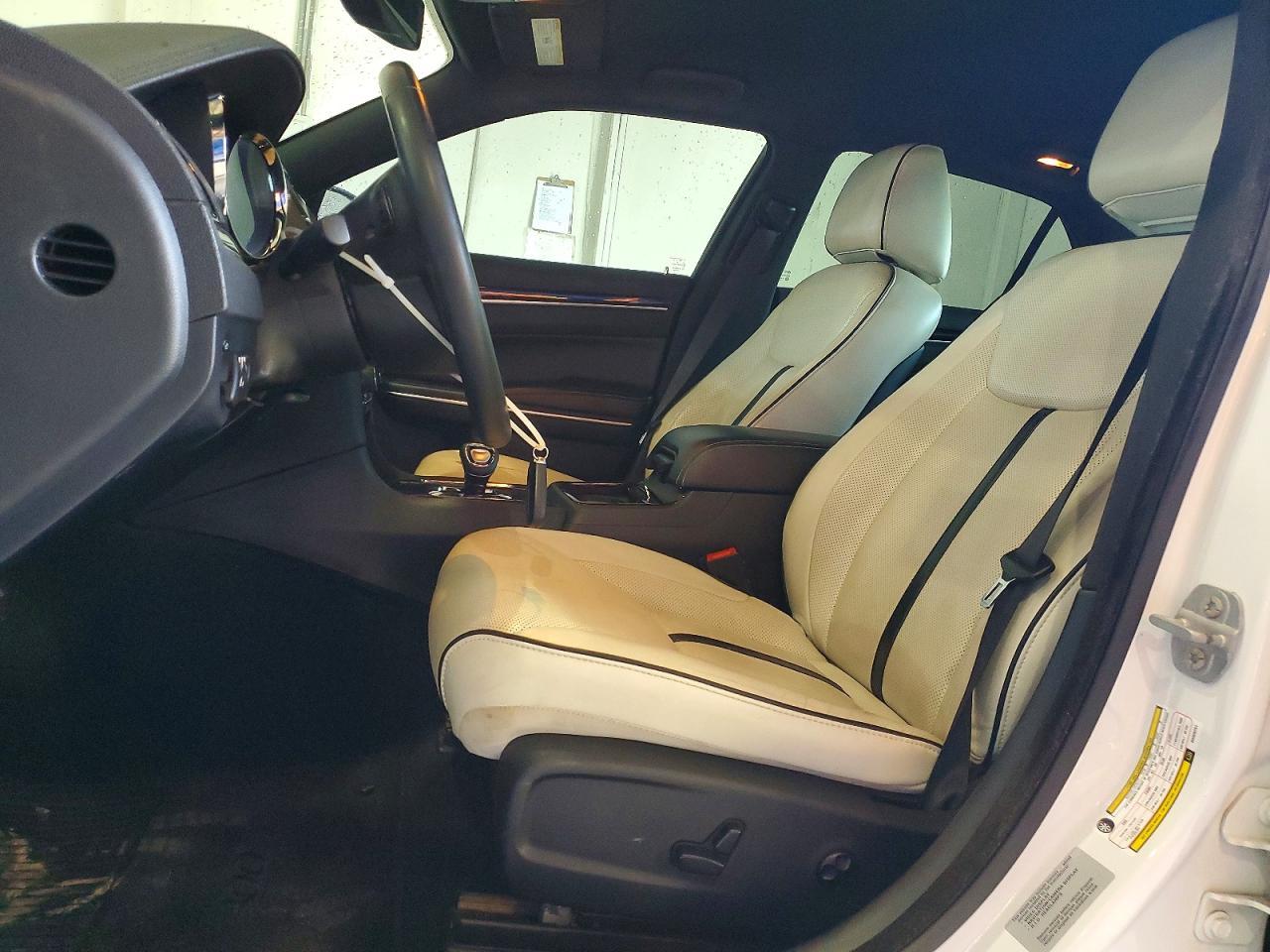 2014 Chrysler 300 - zdjęcie 7