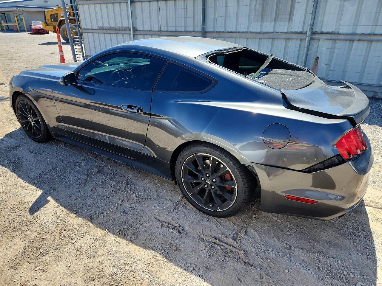 2016 Ford Mustang - zdjęcie 2