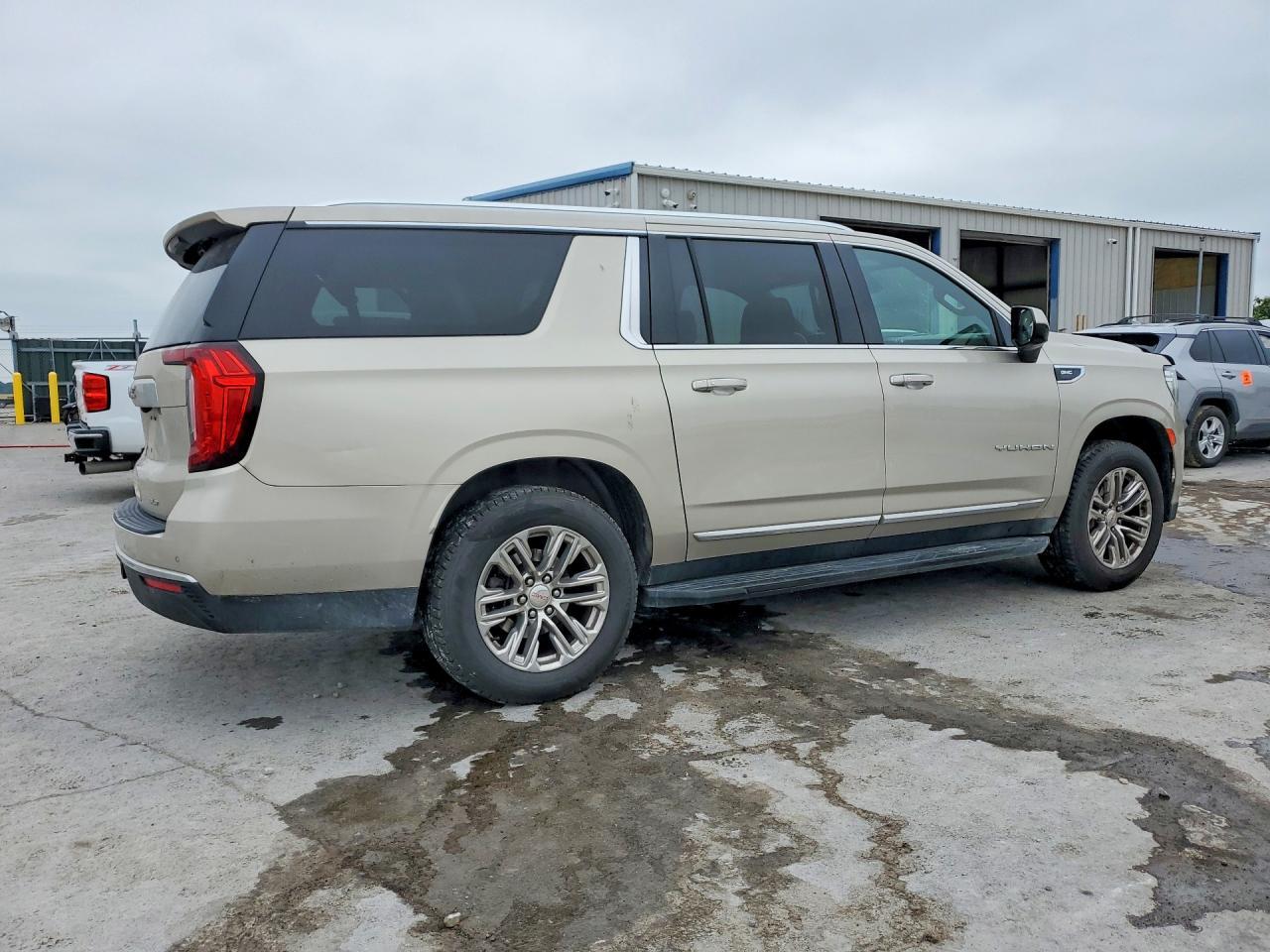 2021 GMC Yukon Xl K1500 Slt - zdjęcie 3