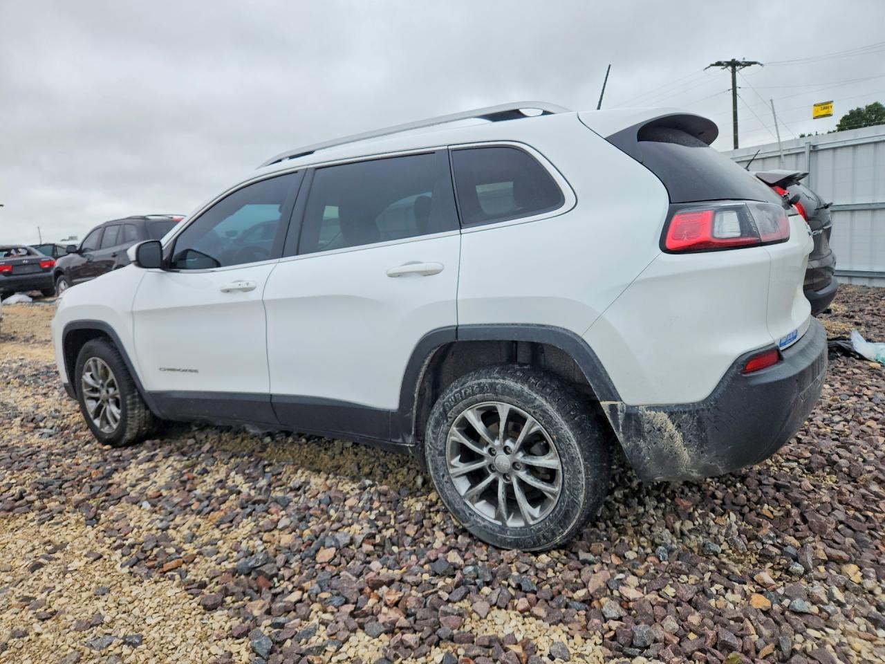 2019 Jeep Cherokee Latitude Plus - zdjęcie 2
