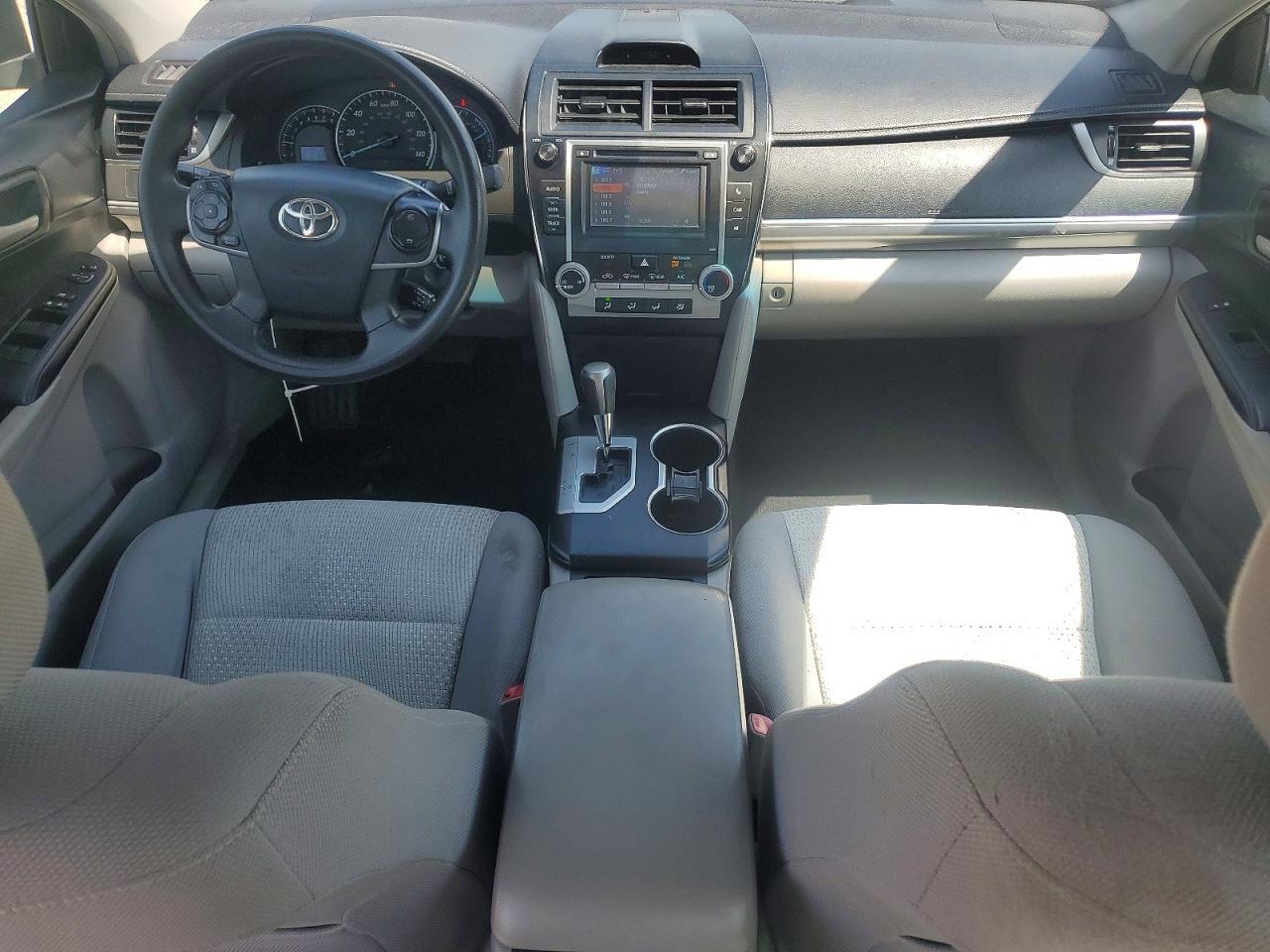 2013 Toyota Camry Le - zdjęcie 8