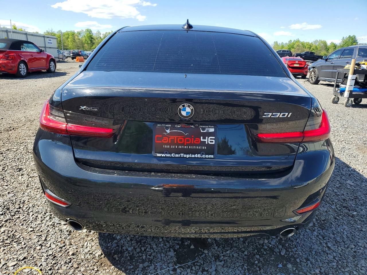 2022 BMW Seria 3 330i - zdjęcie 6