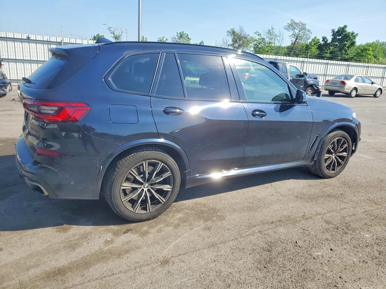 2019 BMW X5 xDrive50I - zdjęcie 3