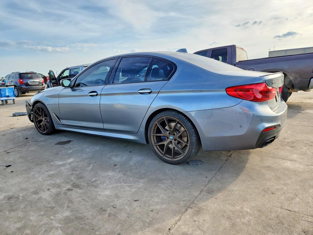 2018 BMW M550Xi - zdjęcie 2