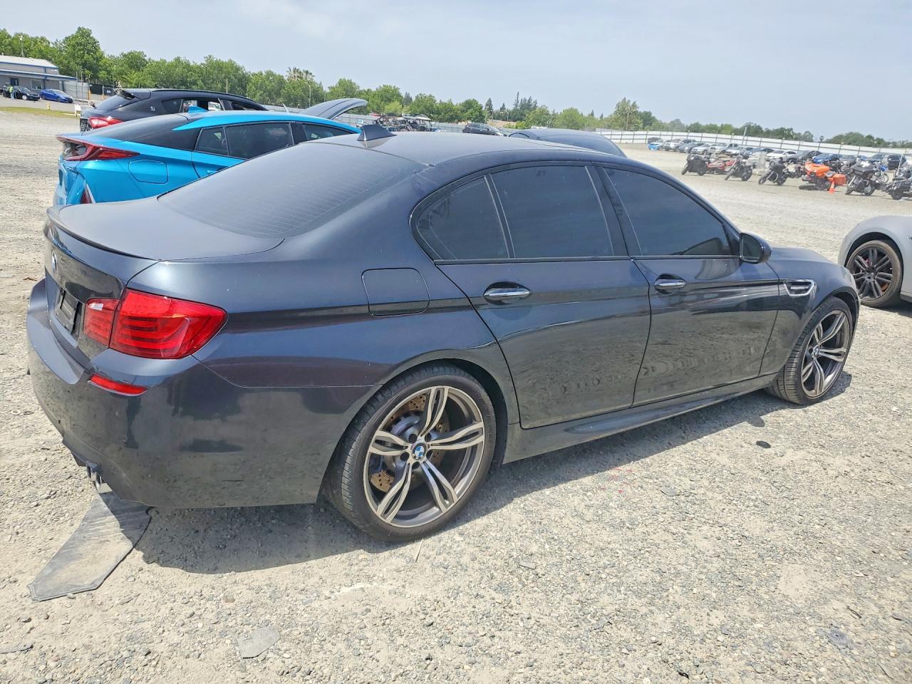 2013 BMW M5 - zdjęcie 3