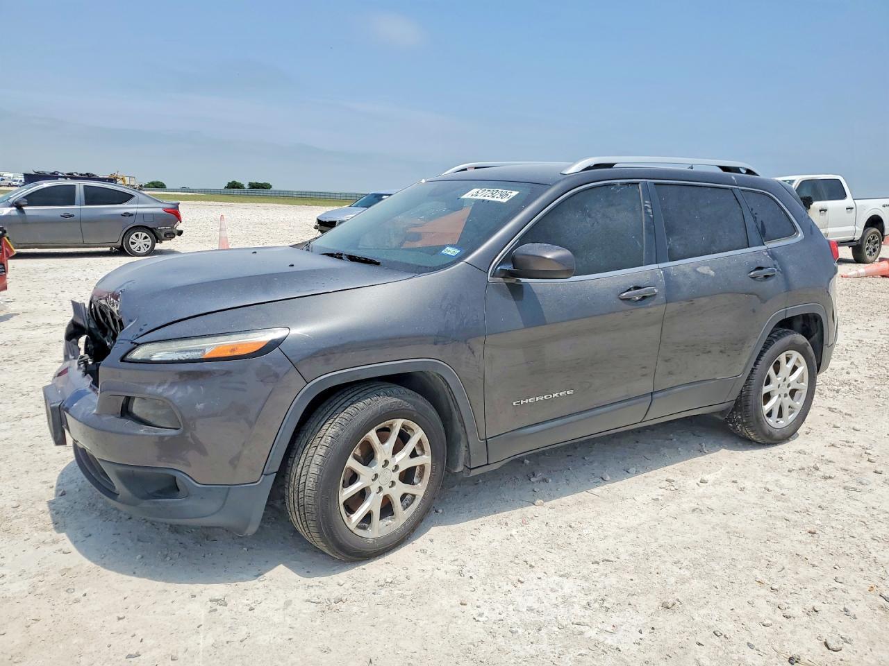 2016 Jeep Cherokee Latitude - zdjęcie główne